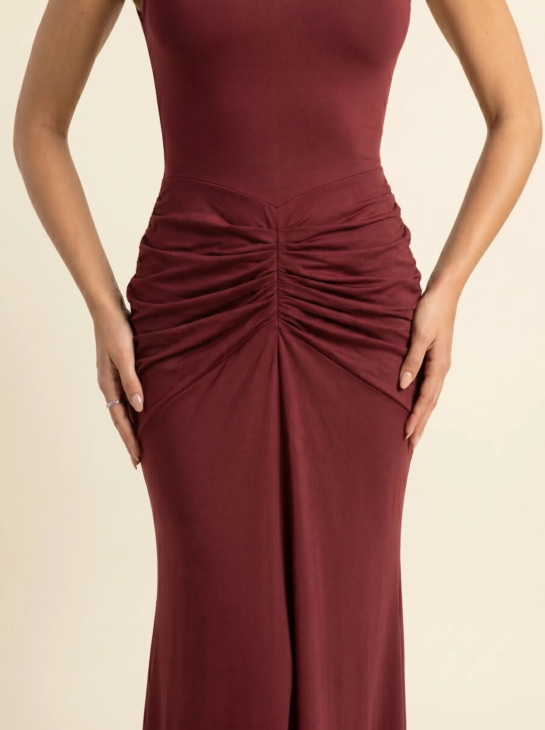 Robe Maxi Drapée Col Montant Fente