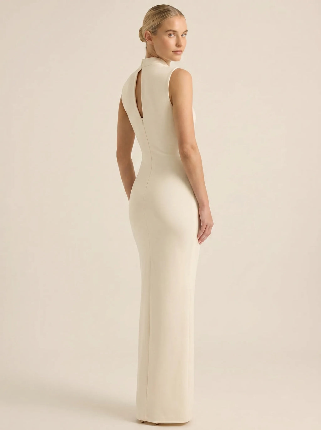 Robe Bodycon Maxi Col Mandarin Découpe