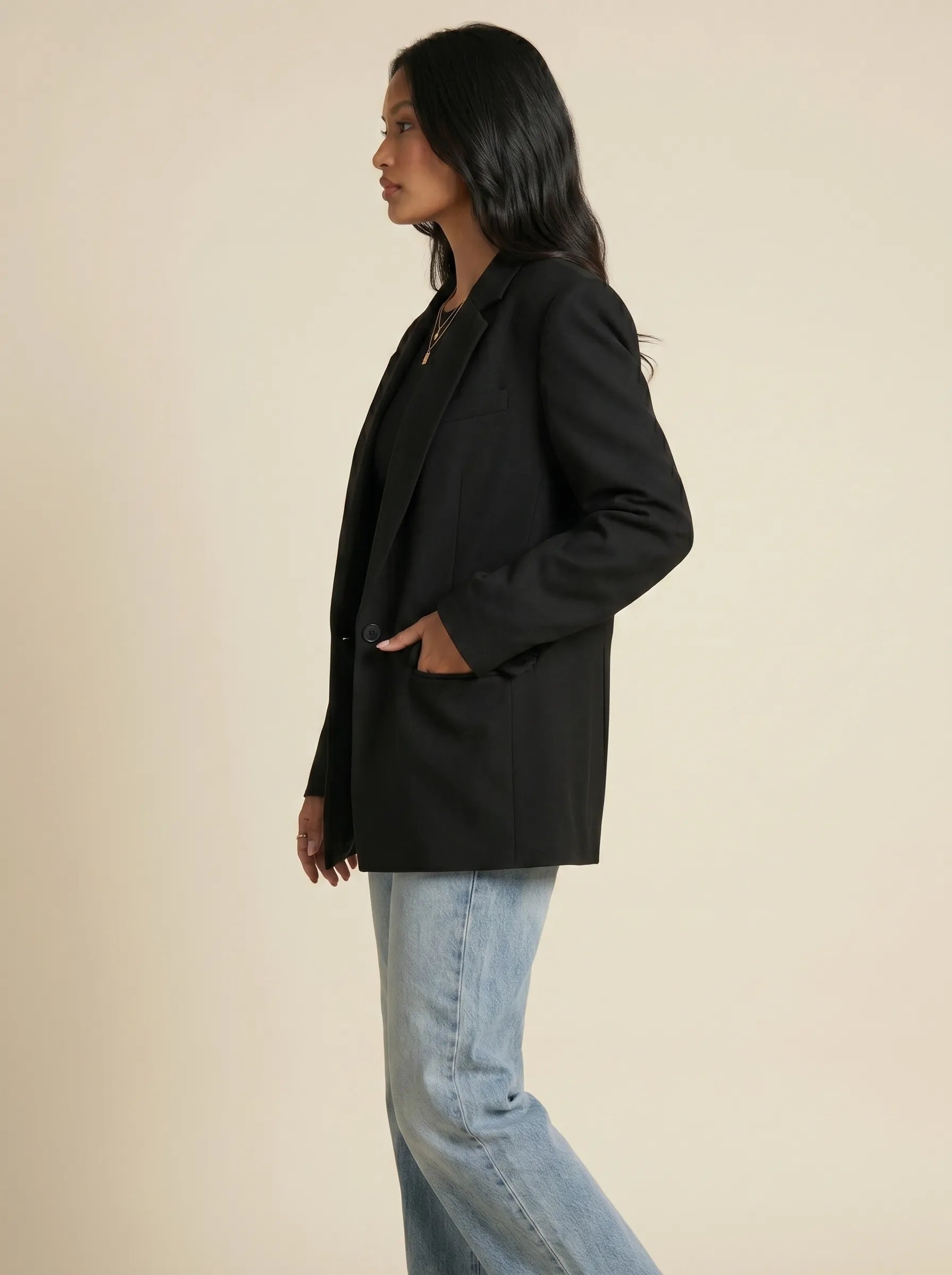 Blazer Structuré Épaules Marquées — Noir / Blanc