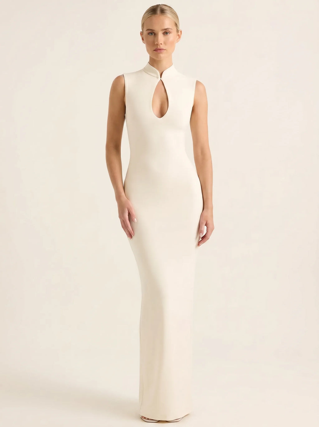 Robe Bodycon Maxi Col Mandarin Découpe
